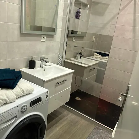 Daire Moderne Esprit Loft Avec Balcon Centre Proche Gare Et Place Rapp